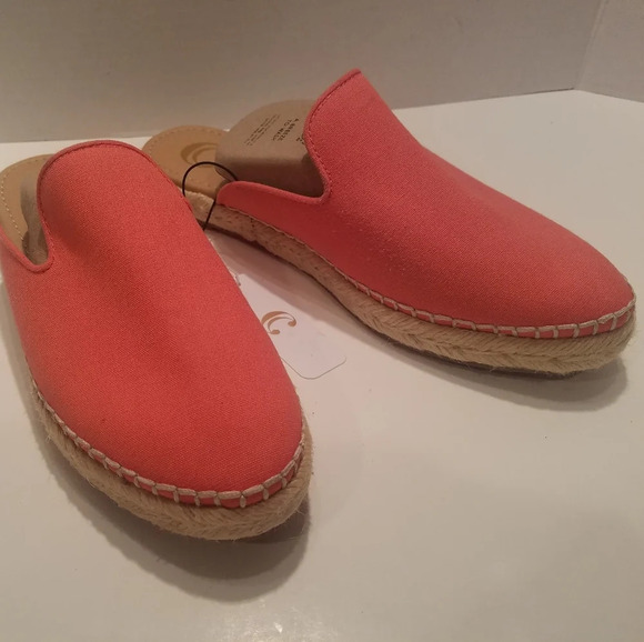 NWT Charlie coral medium  SZ.9 women's Espadrille sandals - Picture 1 of 7